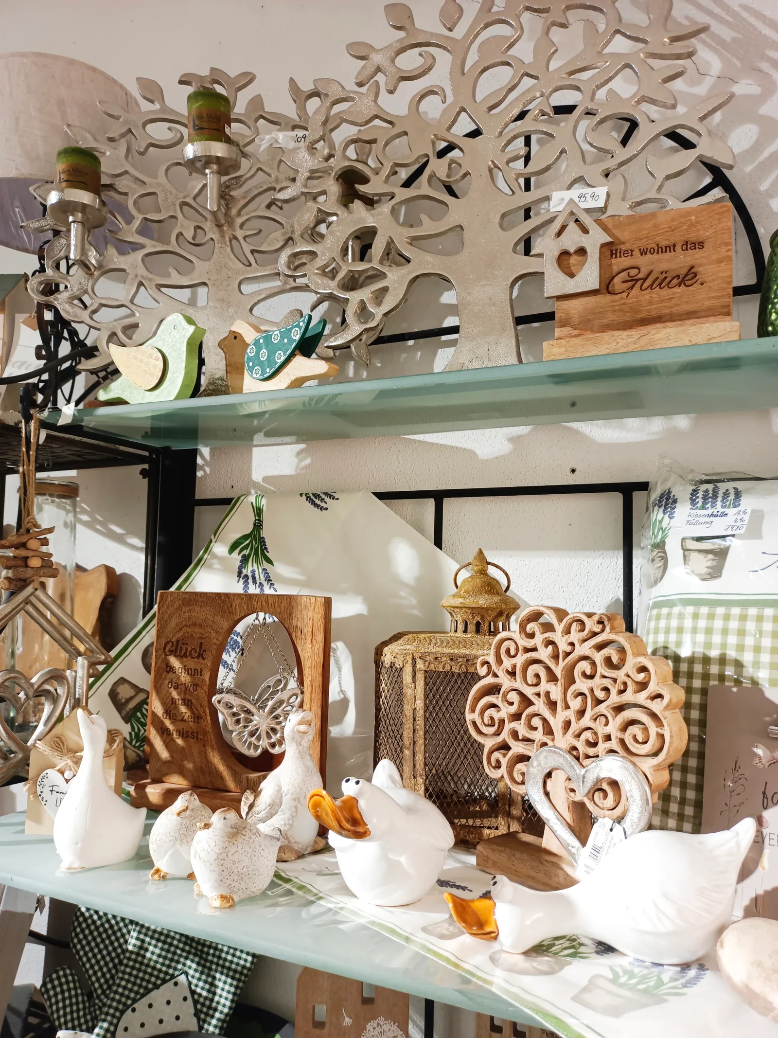 Holz-, Keramik- und Metallaccessoires bei Daheim Hönig